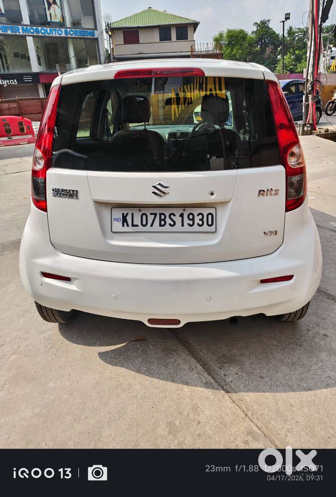 Maruti Suzuki Ritz Lxi, 2011, Petrol