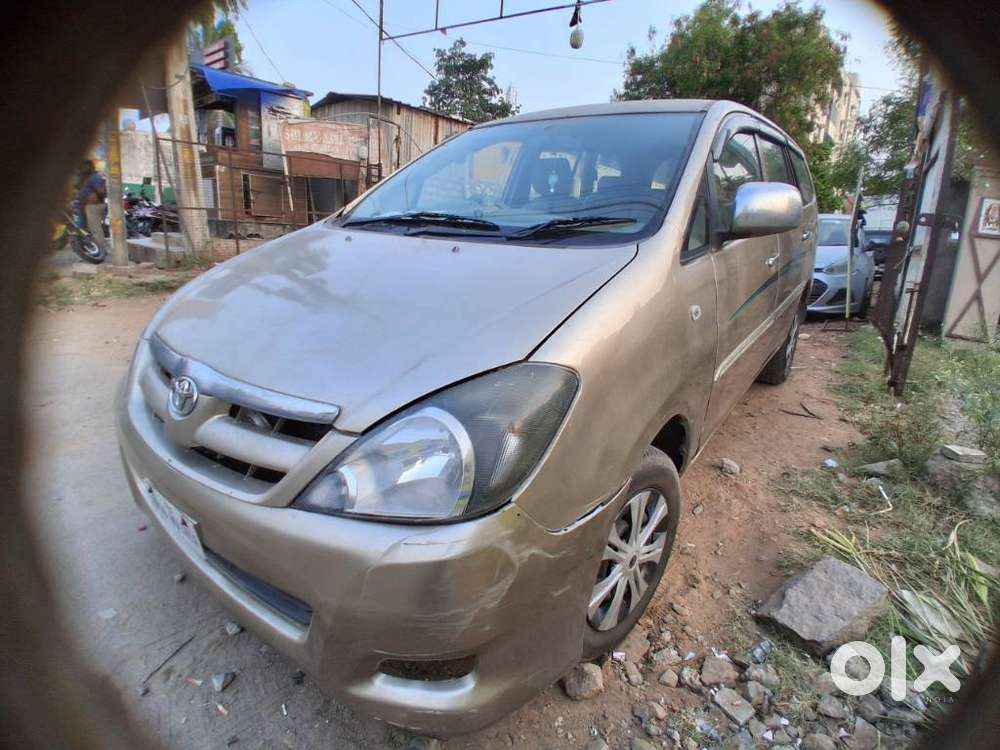 Toyota Innova 2.5 G (diesel) 8 Seater, 2005, Diesel