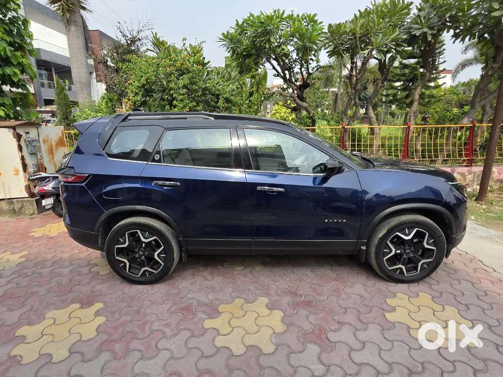 Urgent Sell!!!tata Safari Top Model Manual 2024 25000 Kms. @ 2400000