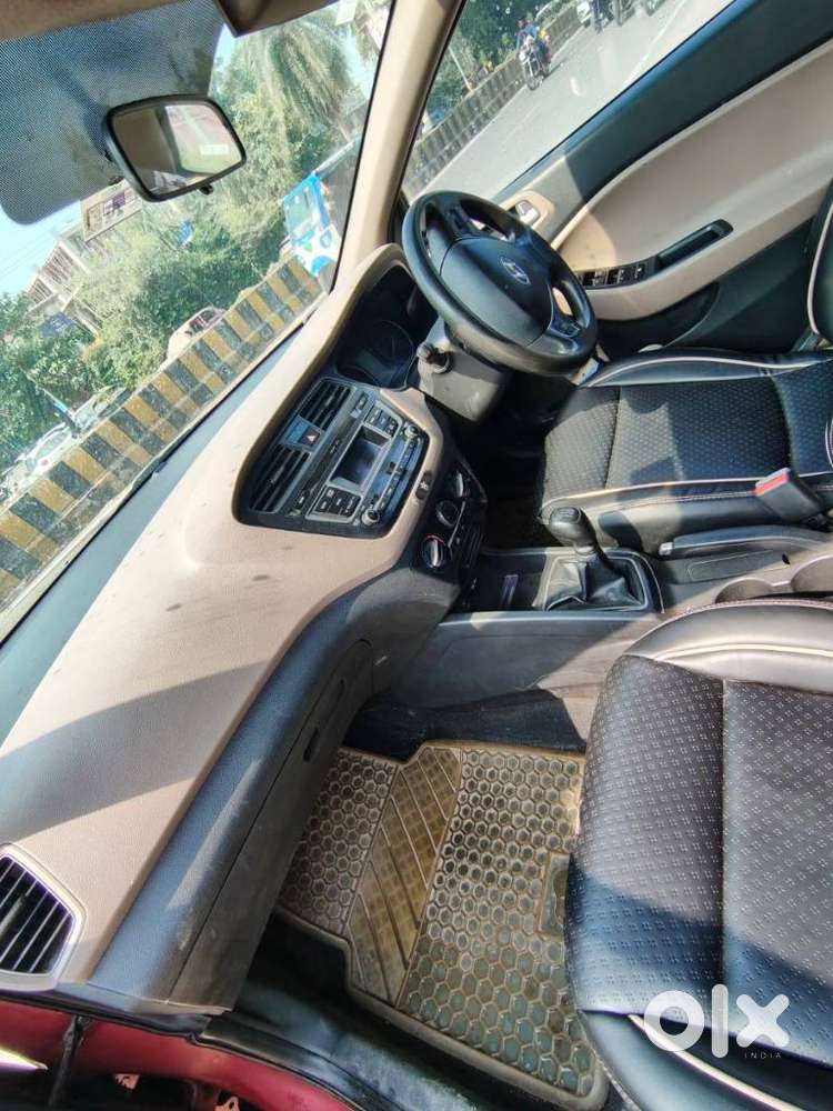 Hyundai Elite I20 Sportz (o) 1.2, 2015, Petrol