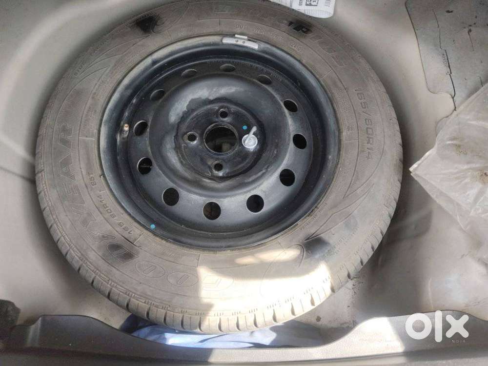 Maruti Suzuki Swift Dzire Vxi Optional, 2016, Petrol