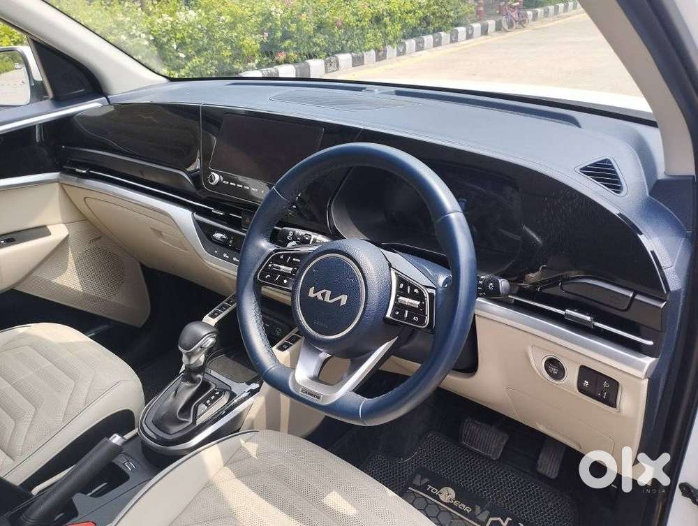 Kia Carens 1.4 Luxury Plus Dct 7 Str, 2022, Petrol