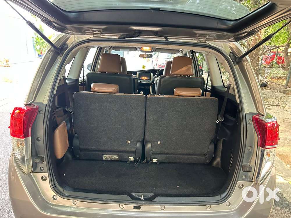 Toyota Innova Crysta 2.8 Zx At 7 Seater, 2017, Diesel