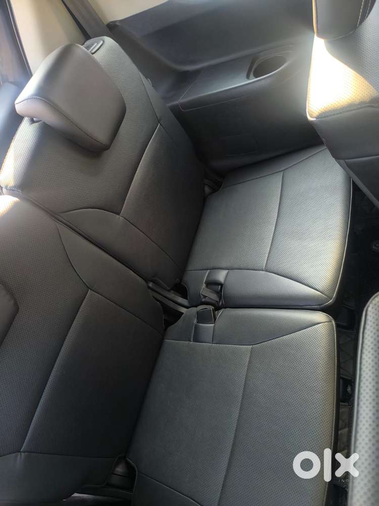 Maruti Suzuki Xl6 1.5 Alpha Plus At, 2022, Petrol