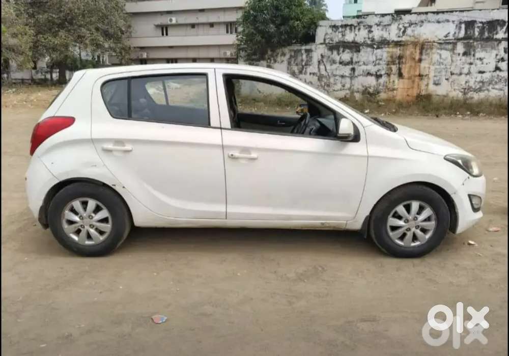 Hyundai I20 Spotz Diesel 2012 Engine Full Quality Gud Tyres New Batter