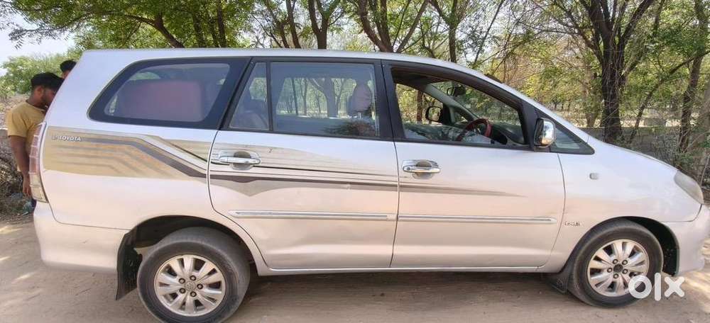 Toyota Innova 2010 Diesel Well Maintained