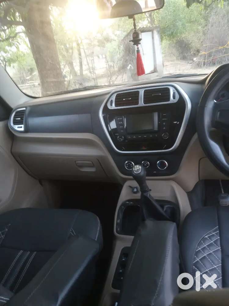 Mahindra Tuv 300 2016