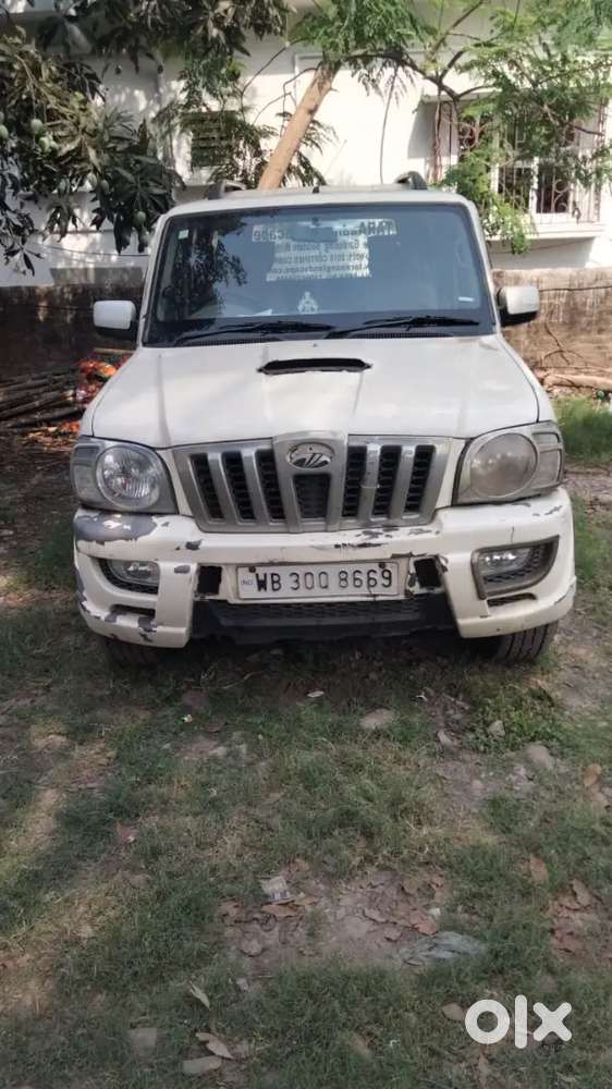 Mahindra Scorpio 2014 Petrol 100000 Km Driven