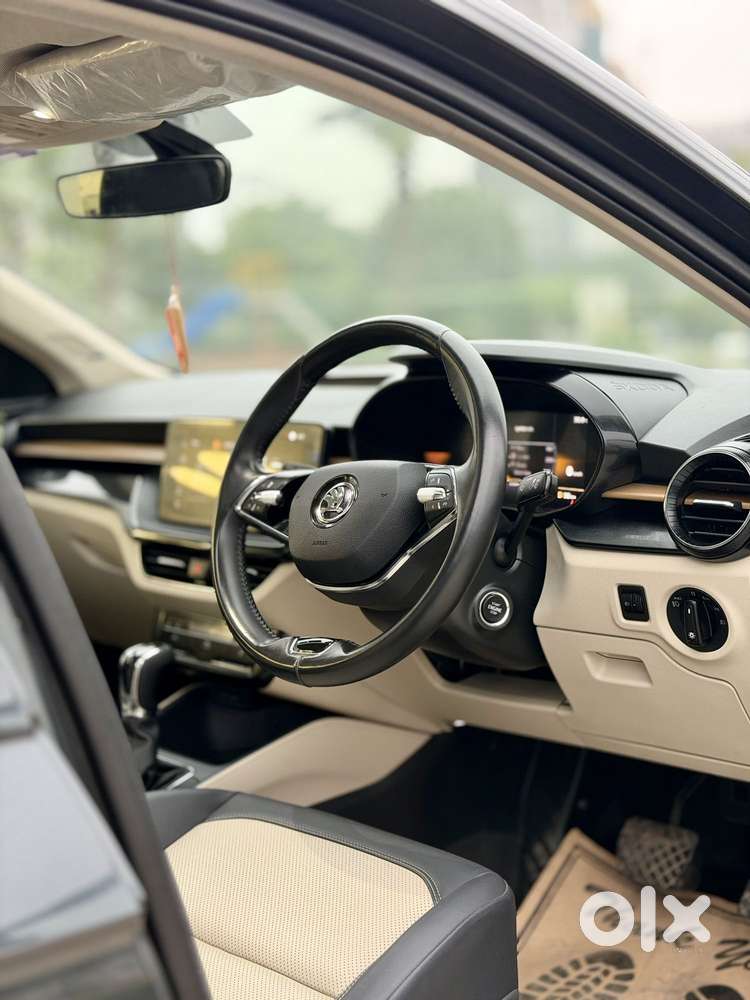 Skoda Slavia Style 1.0l Tsi At, 2025, Petrol