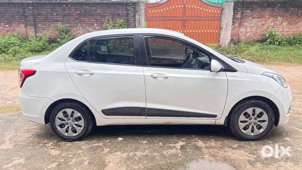 Hyundai Xcent Petrol 2016