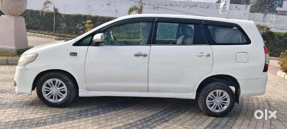 Toyota Innova 2012 Diesel Well Maintained