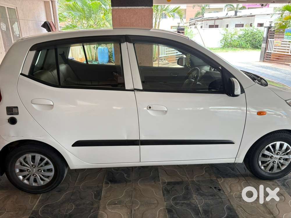 Hyundai I10 Sportz Petrol + Lpg Manual 2016