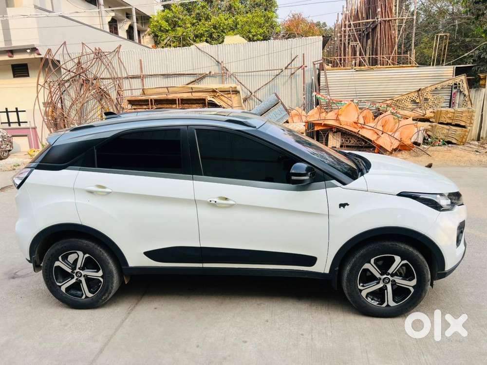 Tata Nexon Xz +s Showroom Track Completely