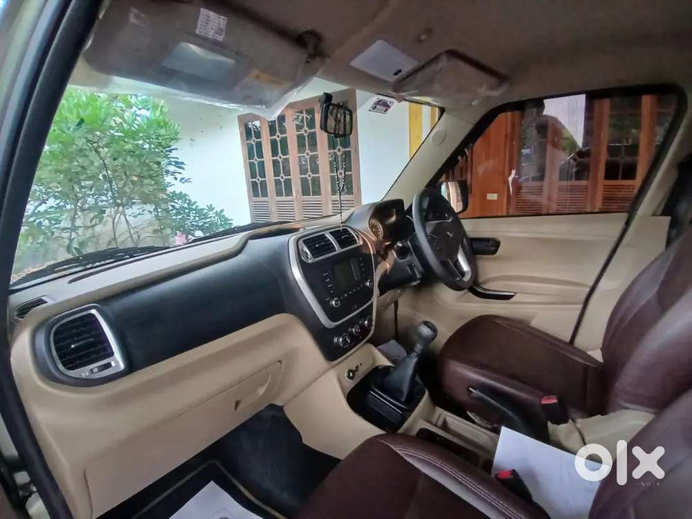 Mahindra Bolero Neon8