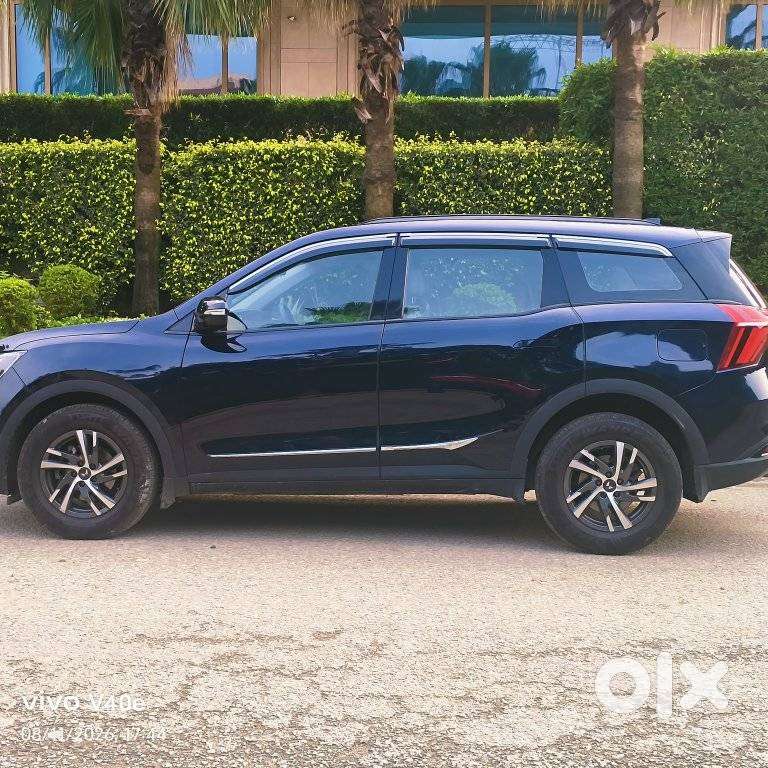 Mahindra Xuv700 2.0 Ax 5 Petrol Mt Str, 2022, Petrol