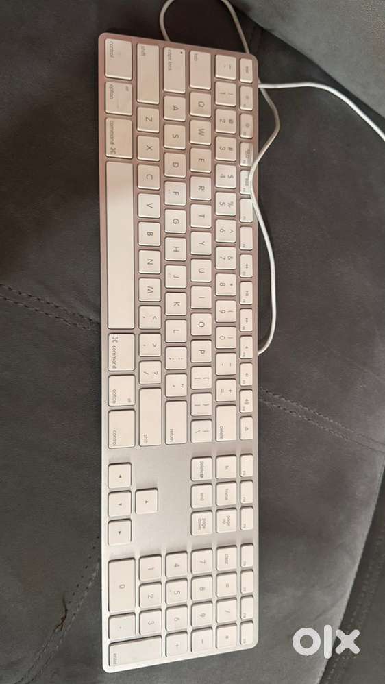 Original Apple Wired Keyboard A1243 – Full Size + Numeric