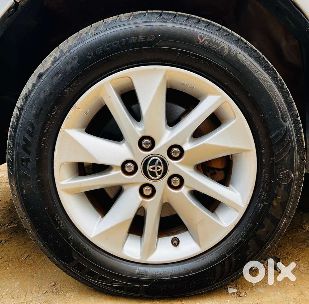 Toyota Innova Crysta 2.4 G Mt, 2017, Diesel