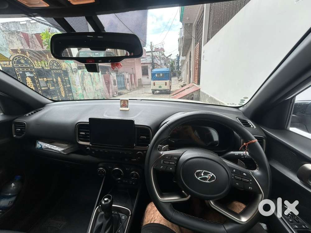 Less Driven Hyundai Venue 2024 Petrol