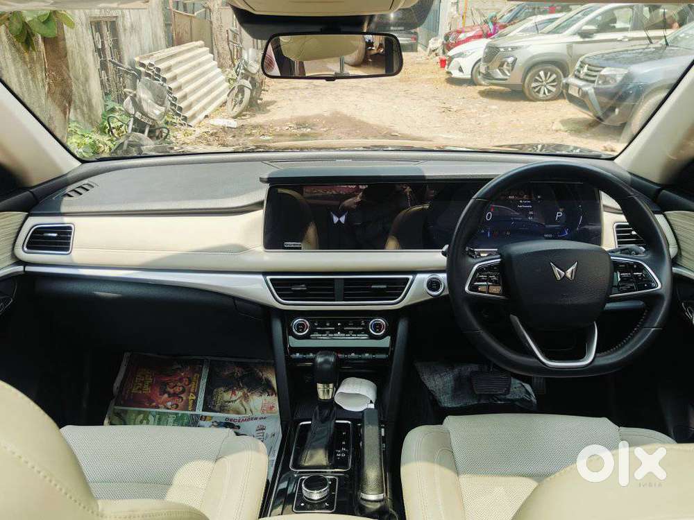 Mahindra Xuv700 2.0 Ax 7 Petrol At Str, 2021, Petrol