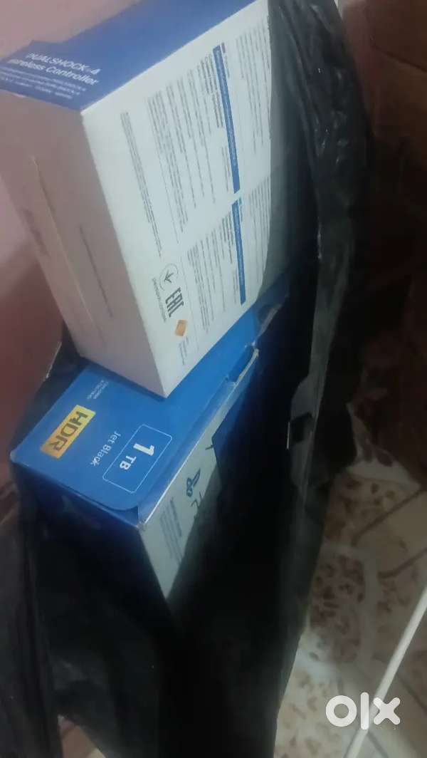 Ps4 standard 500gb with 5 games sony original joystick