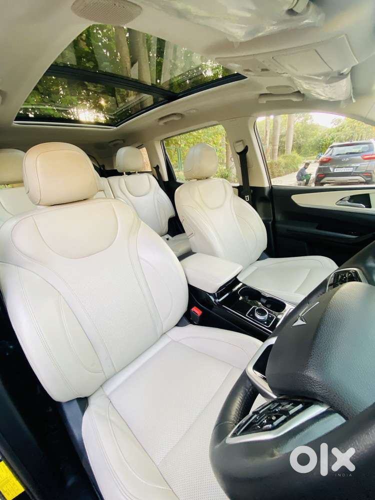 Mahindra Xuv700 2.2 Ax 7 Diesel At Luxury Pack Str Awd, 2023, Diesel