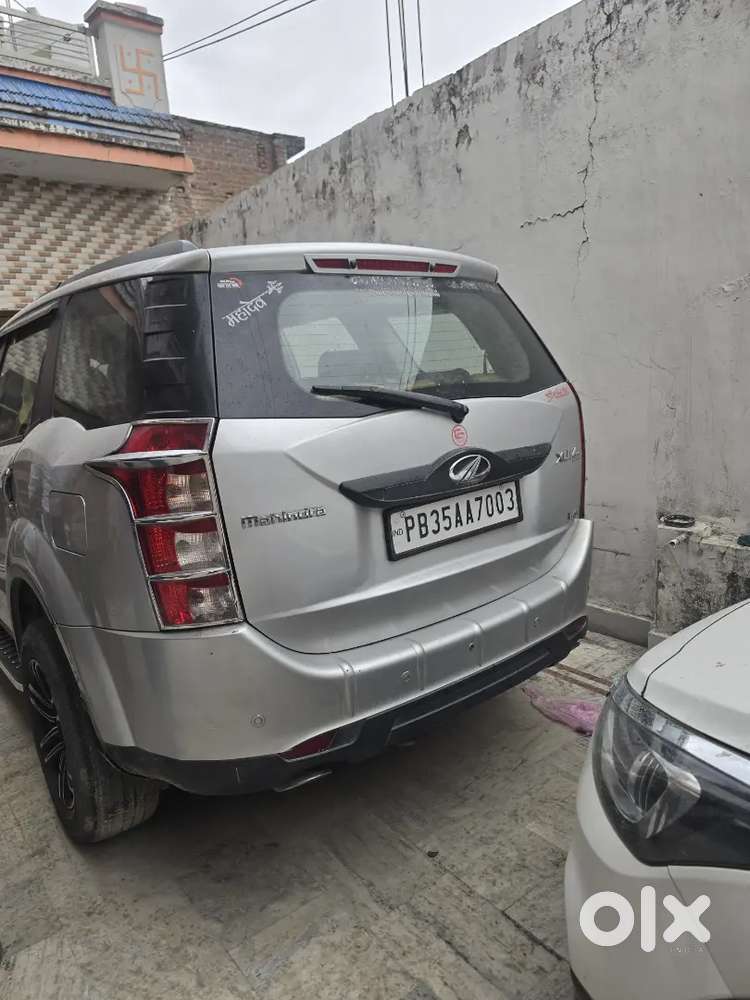 Mahindra Xuv500 2017 Diesel 42000 Km Driven