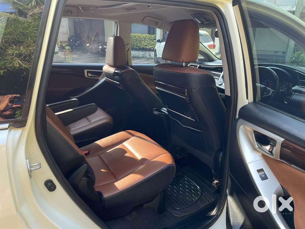 Toyota Innova Crysta 2016 Diesel Well Maintained