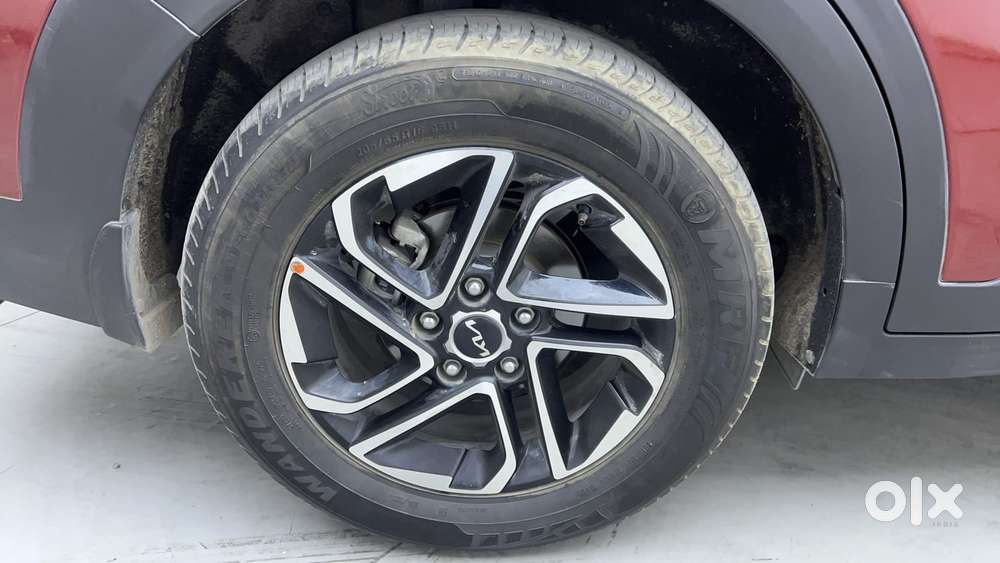 Kia Carens 1.4 Luxury Plus Dct 7 Str, 2022, Petrol