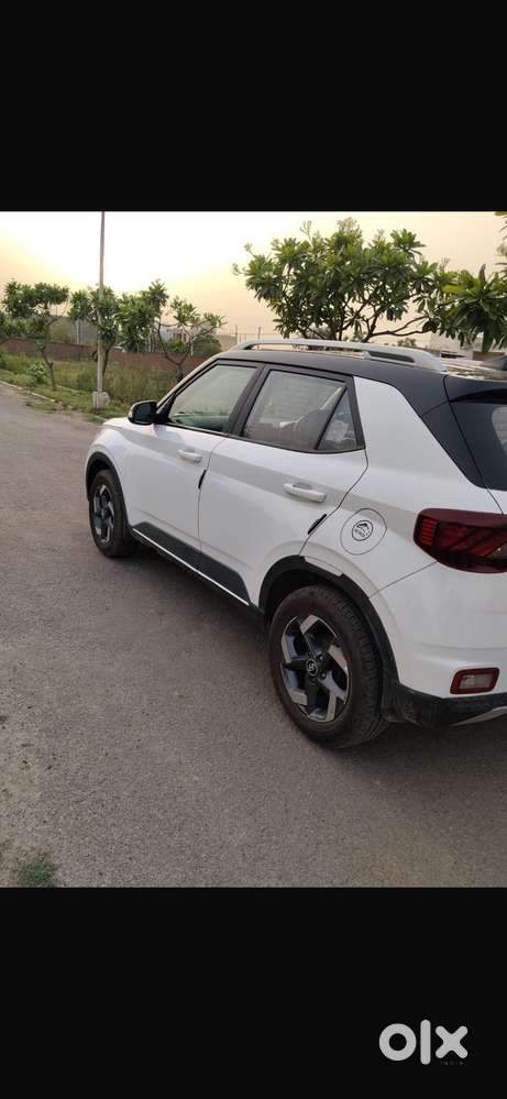 Hyundai Venue Sx (o) Mt 1.0 Turbo Dual Tone, 2020, Petrol