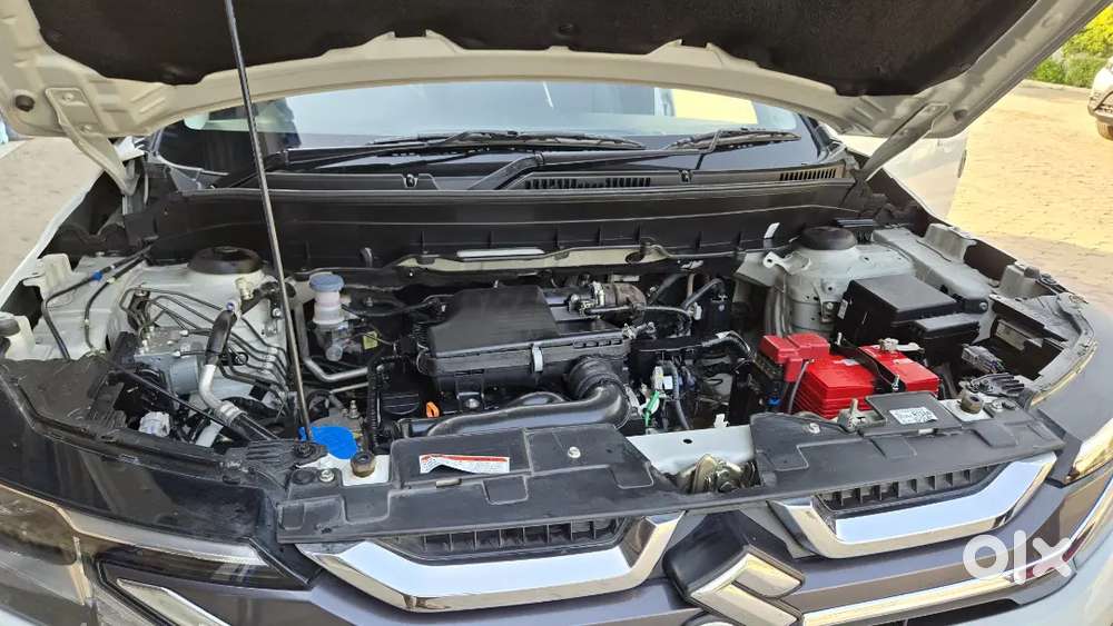 Top Model Alloy Wheel, Back Camera, Armrest