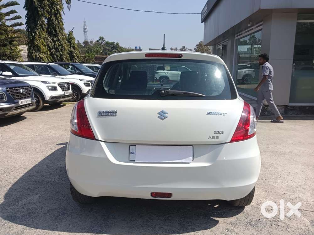 Maruti Suzuki Swift Vvt Zxi, 2013, Petrol