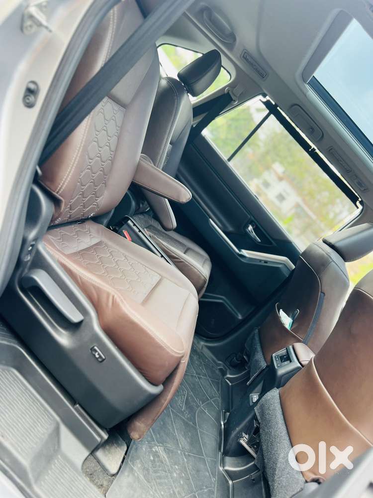 Toyota Innova Hycross 2.0 Zx (o) Hybrid 7 Str, 2024, Petrol