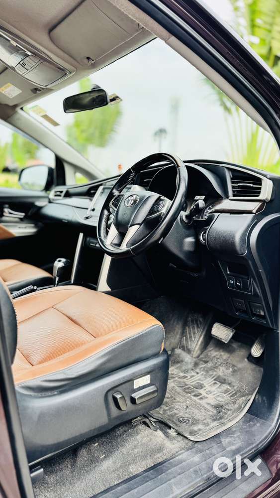 Toyota Innova Crysta 2.8 Zx At 7 Seater, 2022, Diesel