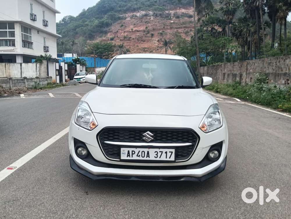Maruti Suzuki Swift Vxi + Manual, 2023, Petrol