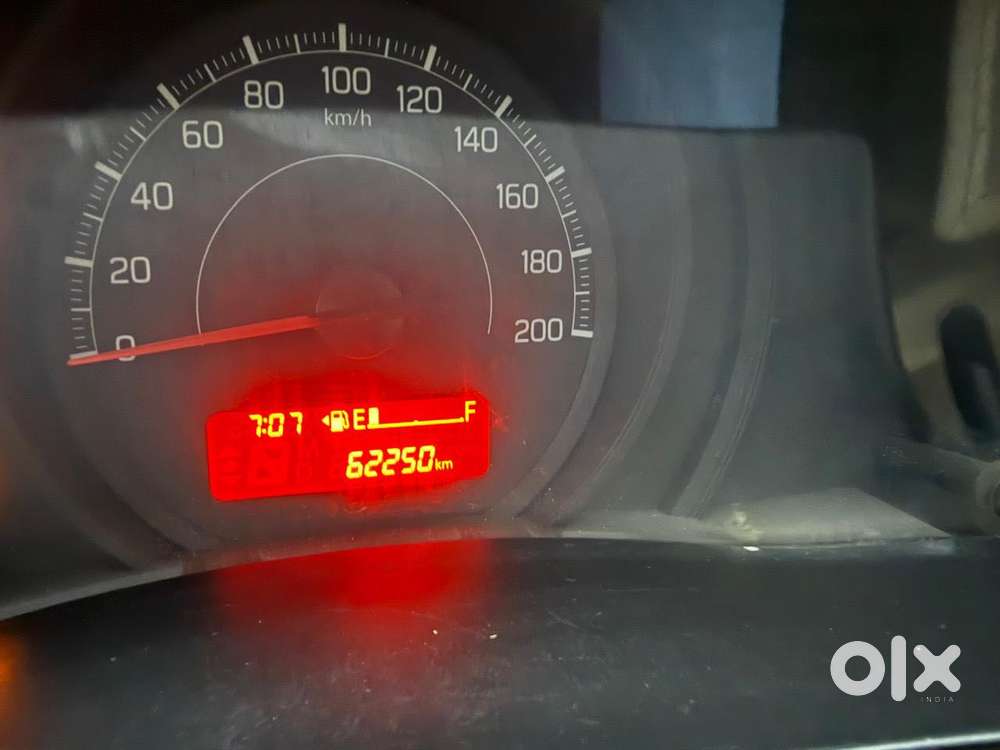 Maruti Suzuki Swift Dzire Lxi Optional-o, 2017, Cng & Hybrids