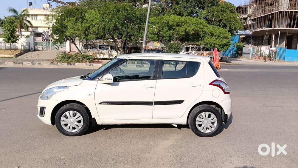 Maruti Suzuki Swift Lxi Optional-o, 2017, Petrol