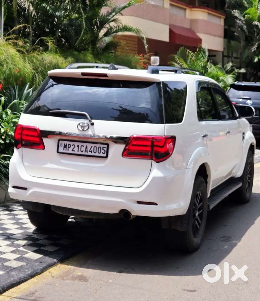 Toyota Fortuner Automatic 2nd Owner