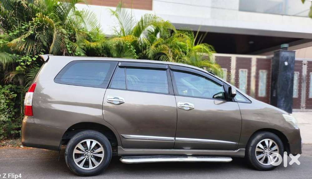 Toyota Innova 2.5 Vx 8 Seater Bs Iv, 2016, Diesel