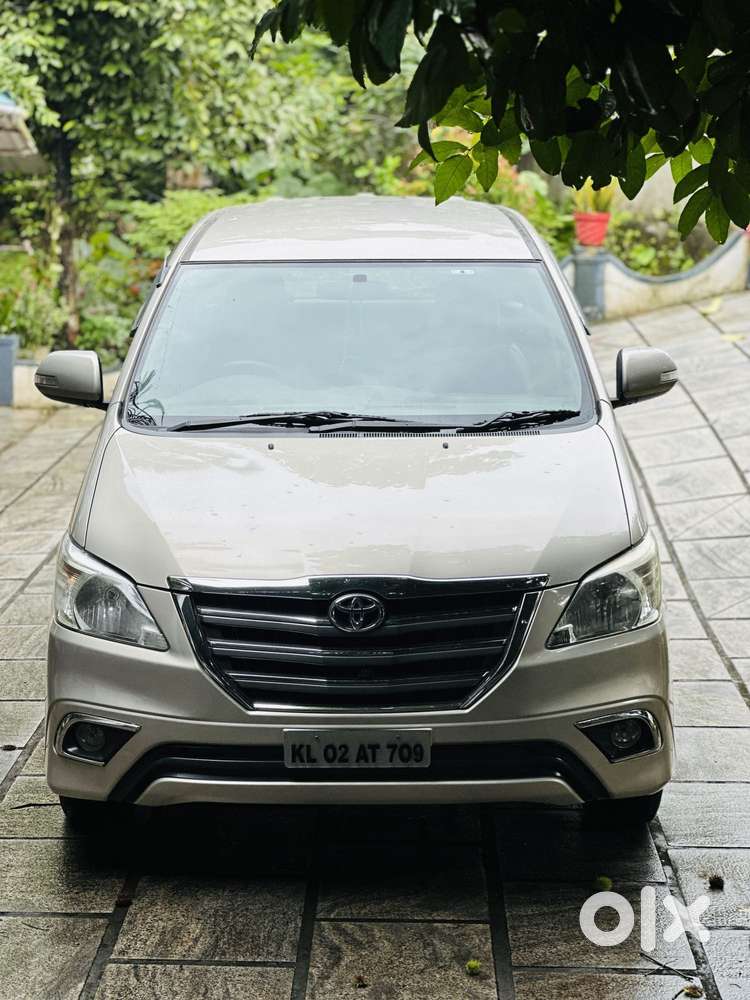 Toyota Innova 2.5 Vx 8 Str Bs-iii, 2014, Diesel