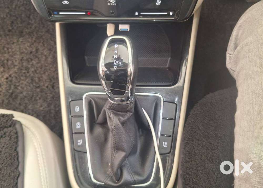 Skoda Slavia 1.5 Tsi Style At, 2023, Petrol
