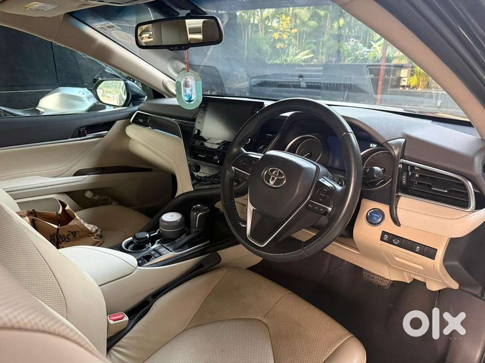 Toyota Camry Hybrid 2023  Extended Warranty  30,000 Km  22 Km/l