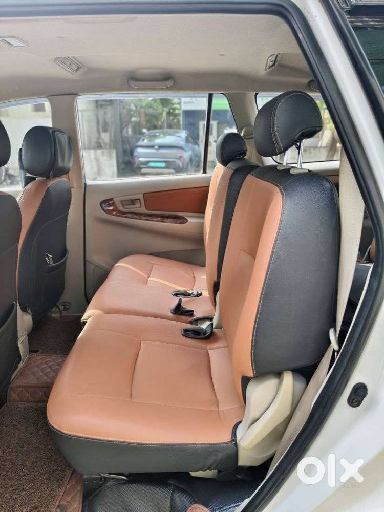 Toyota Innova [2013-2016] 2.5 G4 8 Str, 2014, Diesel