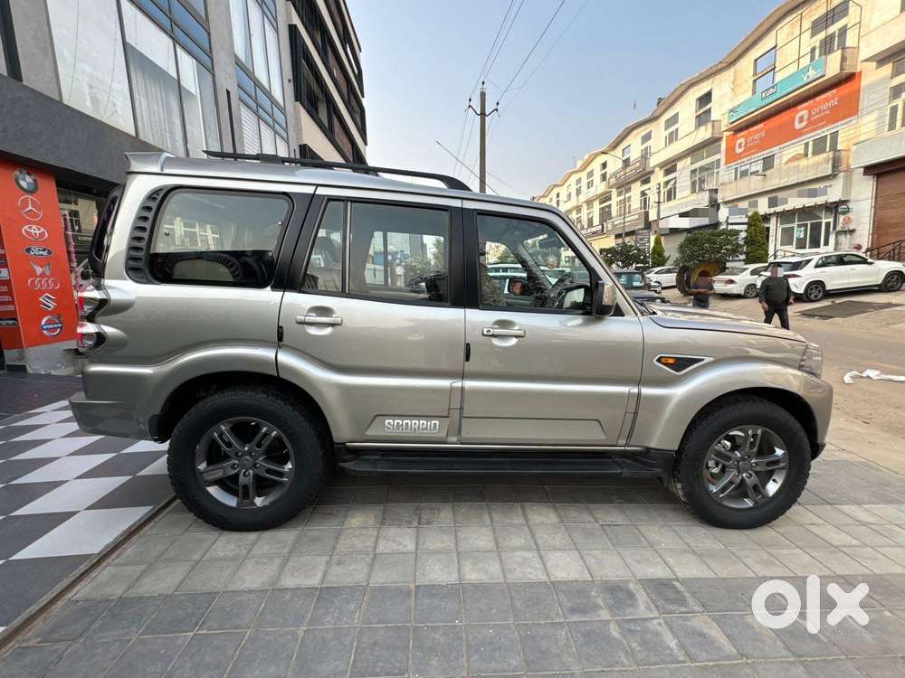 Mahindra Scorpio S10, 2015, Diesel