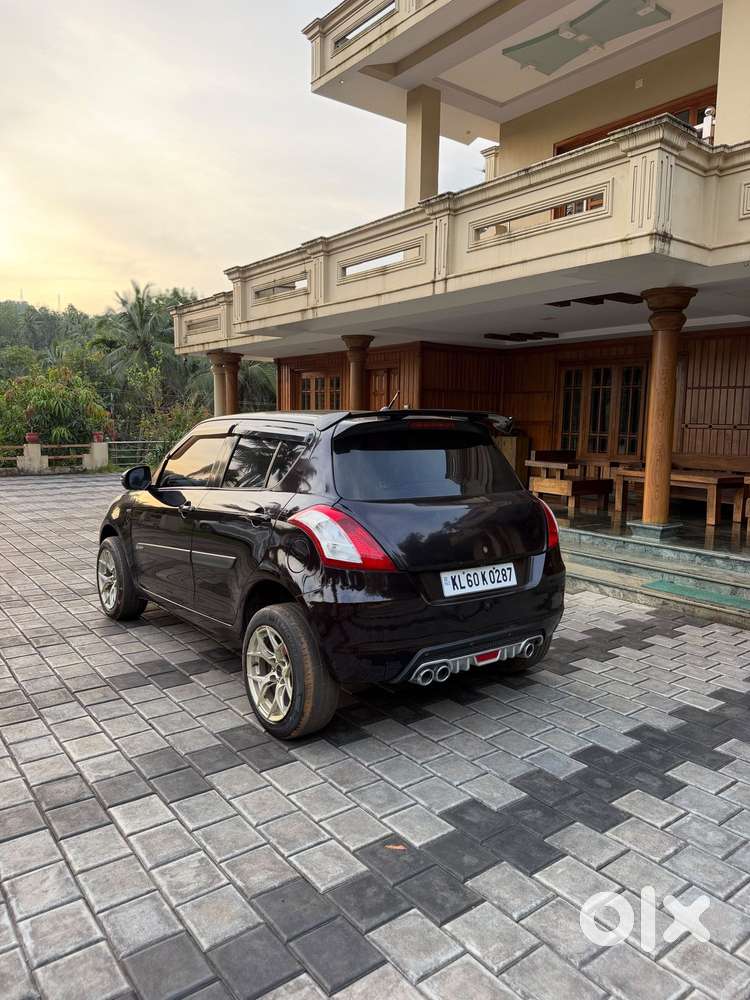 Maruti Suzuki Swift Vxi Abs Bsiv, 2015, Petrol