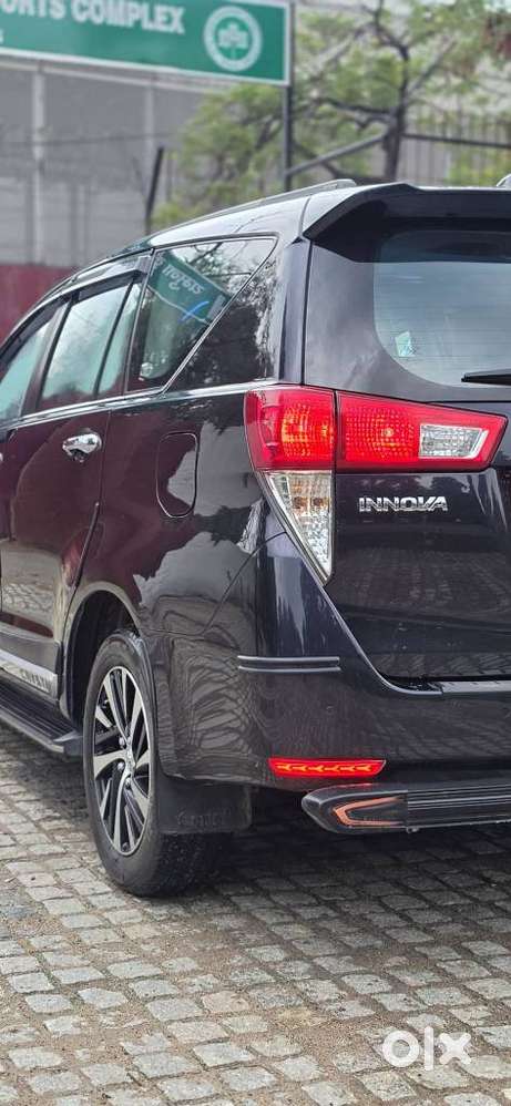Toyota Innova Crysta 2.8z Automatic, 2022, Diesel
