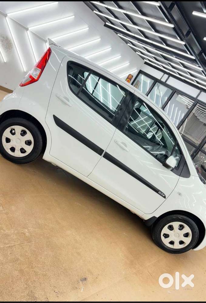 Maruti Suzuki Ritz Vxi, 2012, Petrol