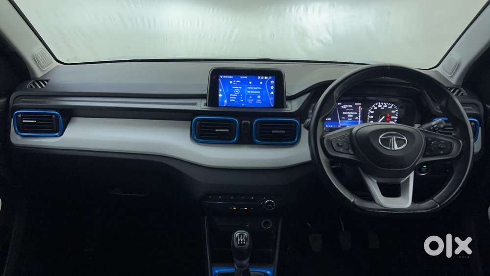 Tata Punch 1.2 Revotron Creative Dual Tone, 2022, Petrol