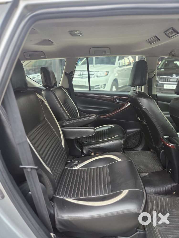 Toyota Innova Crysta 2.4 G Mt, 2016, Diesel