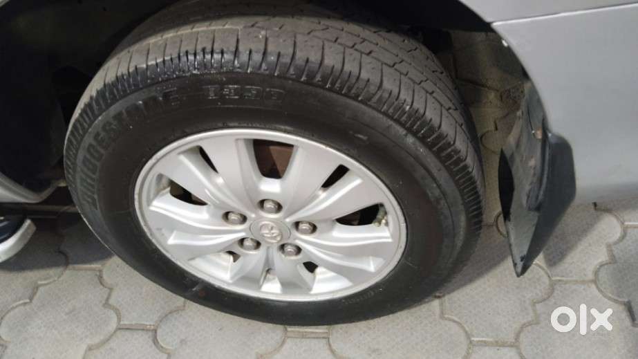 Toyota Innova 2004-2011 2.5 V Diesel 8-seater, 2011, Diesel