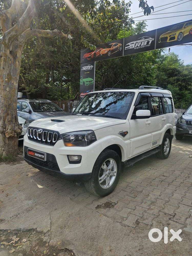 Mahindra Scorpio S10, 2015, Diesel